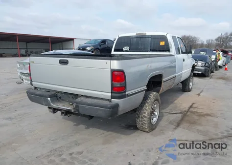 1999 Dodge Ram 2500 St z USA, uszkodzony, nr VIN 3B7KF2368XG138040